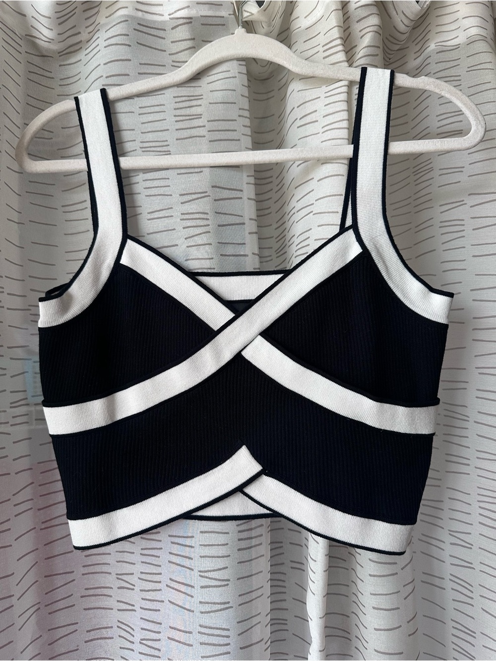 Cider Black and White Cropped knit tank
